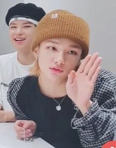 hwang_hyunjinno emote