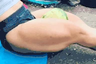 thighsCrush emote