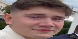 PLAKI emote