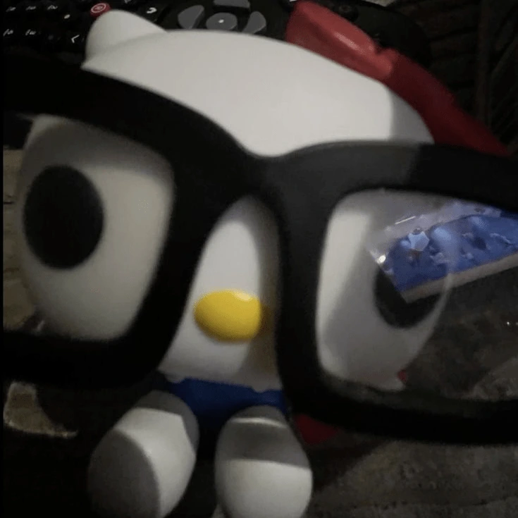 hellokittyglasses emote