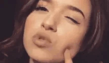 pokiCKiss emote
