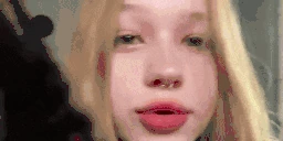 kiss emote