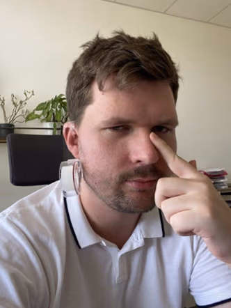 dlubese emote