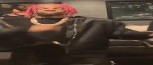 pinkyVibe emote