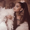 arianagrande_ruletheworld emoji