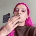 leosiaKiss emote