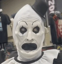 side_eye emote