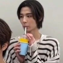 Leehan_SipsJuice emote
