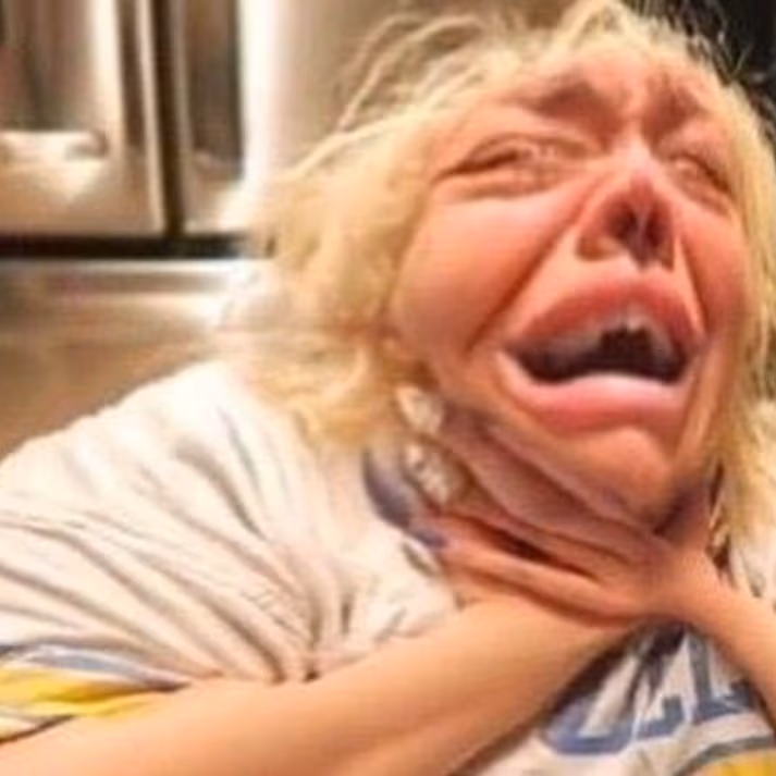 trisha_paytas_crying emote