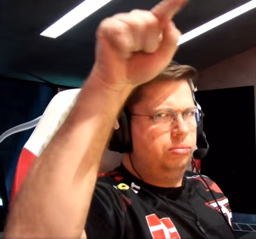 carrygun emote