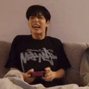 Soobinheadshakehappy emote