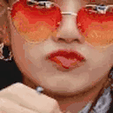 lisaWink animated emote