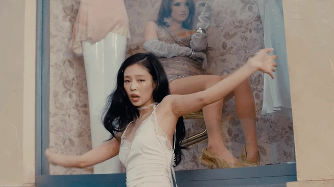 jennie emote