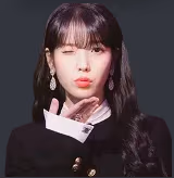 IU_blowkiss emote